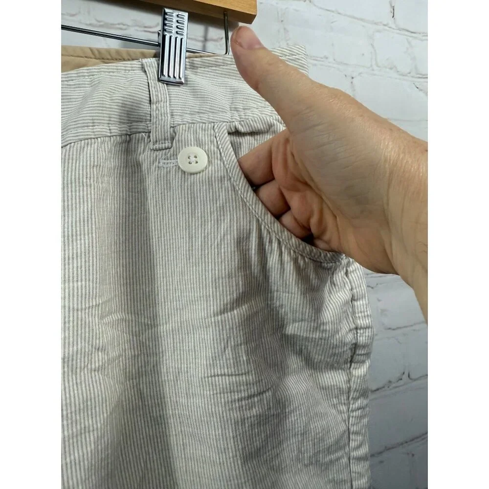 Relativity Shorts Womens Size 12 Petite Tan & White Pin Stripes
